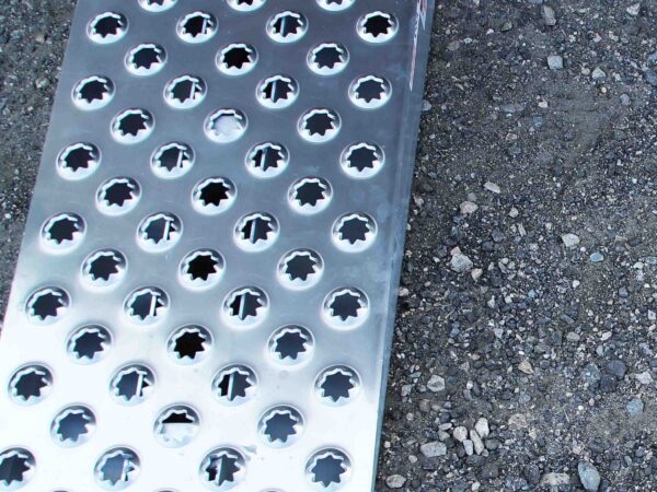 4-2 16″ x 48″ Aluminum Punch Plate Wedge (2 Ramp Set)